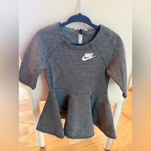 ☺️Nike sportswear tech fleece dress size 3T